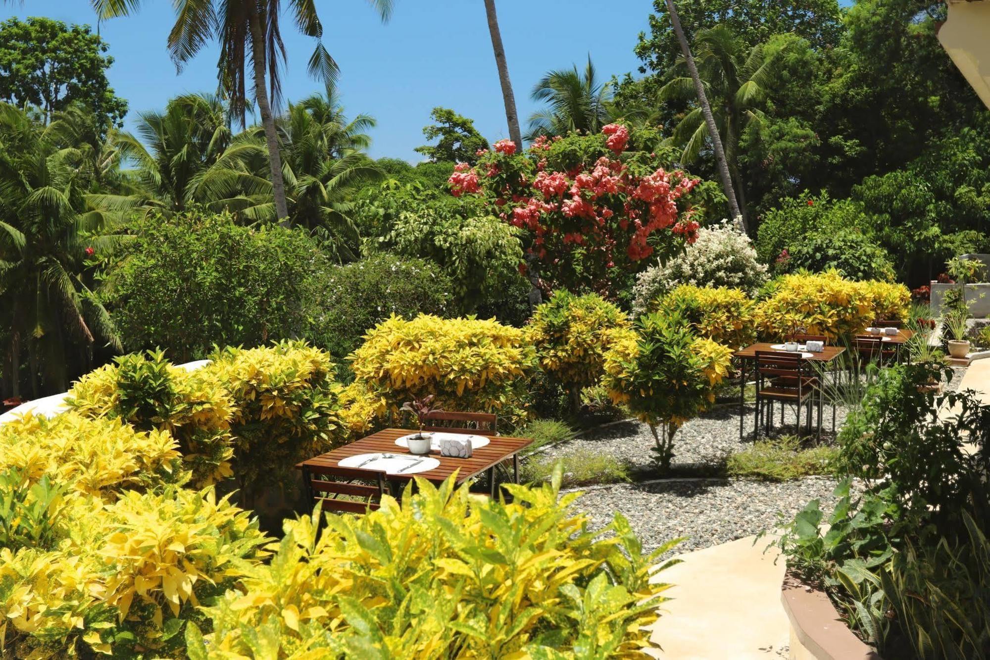 Guindulman Bay Tourist Inn Buitenkant foto