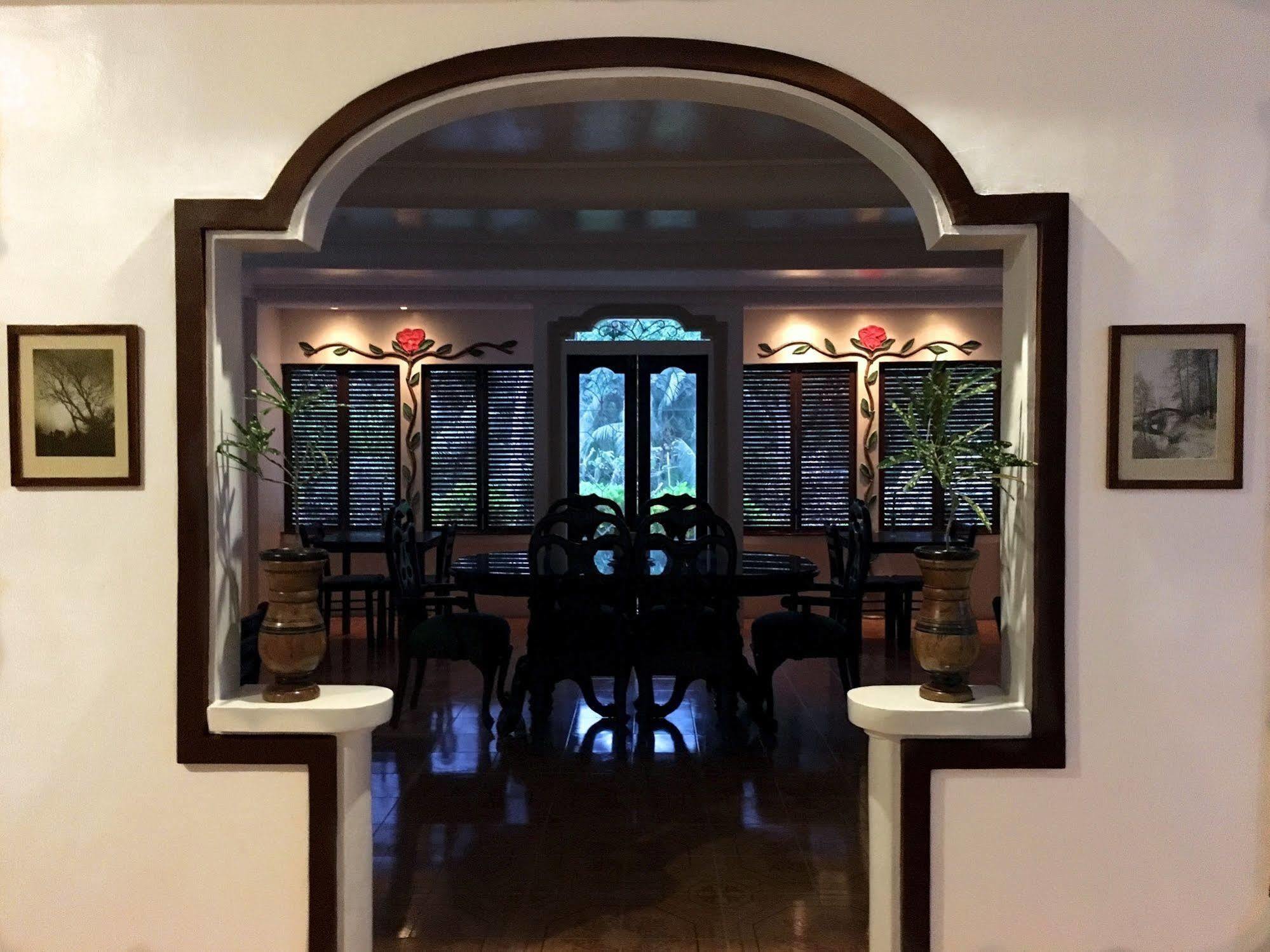 Guindulman Bay Tourist Inn Buitenkant foto