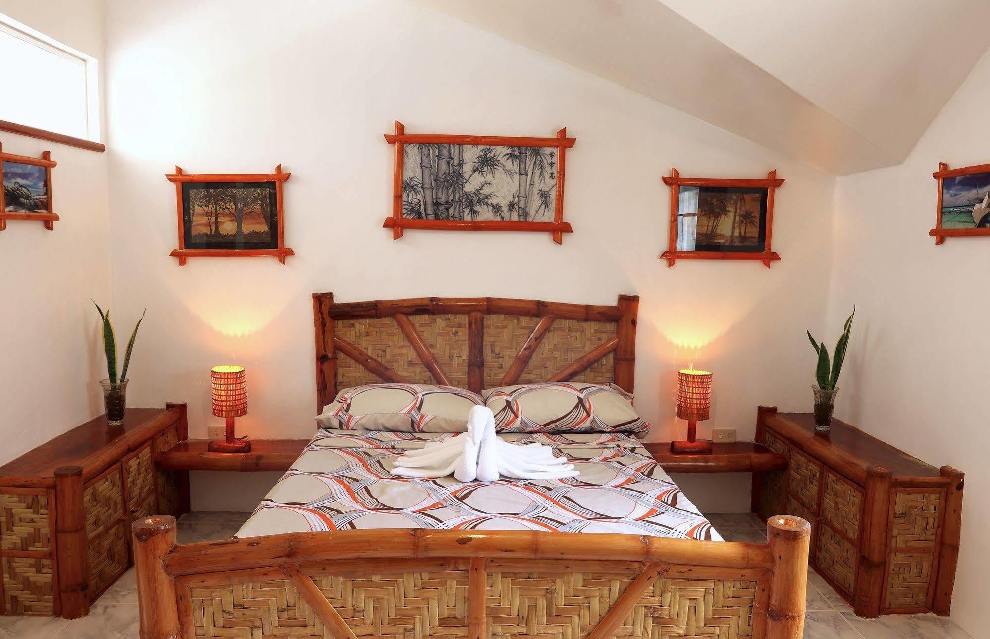 Guindulman Bay Tourist Inn Buitenkant foto